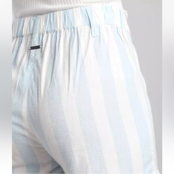 Billabong Women's Leave Rad Striped High Waisted Woven Short Size 26 Blue Beach - Picture 7 of 16